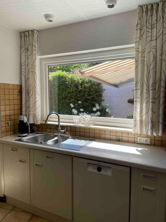 Ruime gedeelde woning met privé-kamer en modern comfort photo 3