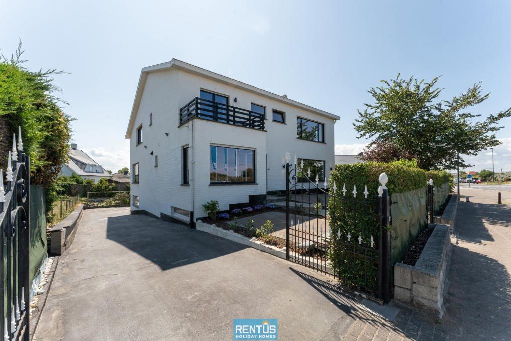 Villa Sealise - spacious house by the dunes in Westende — photo 1