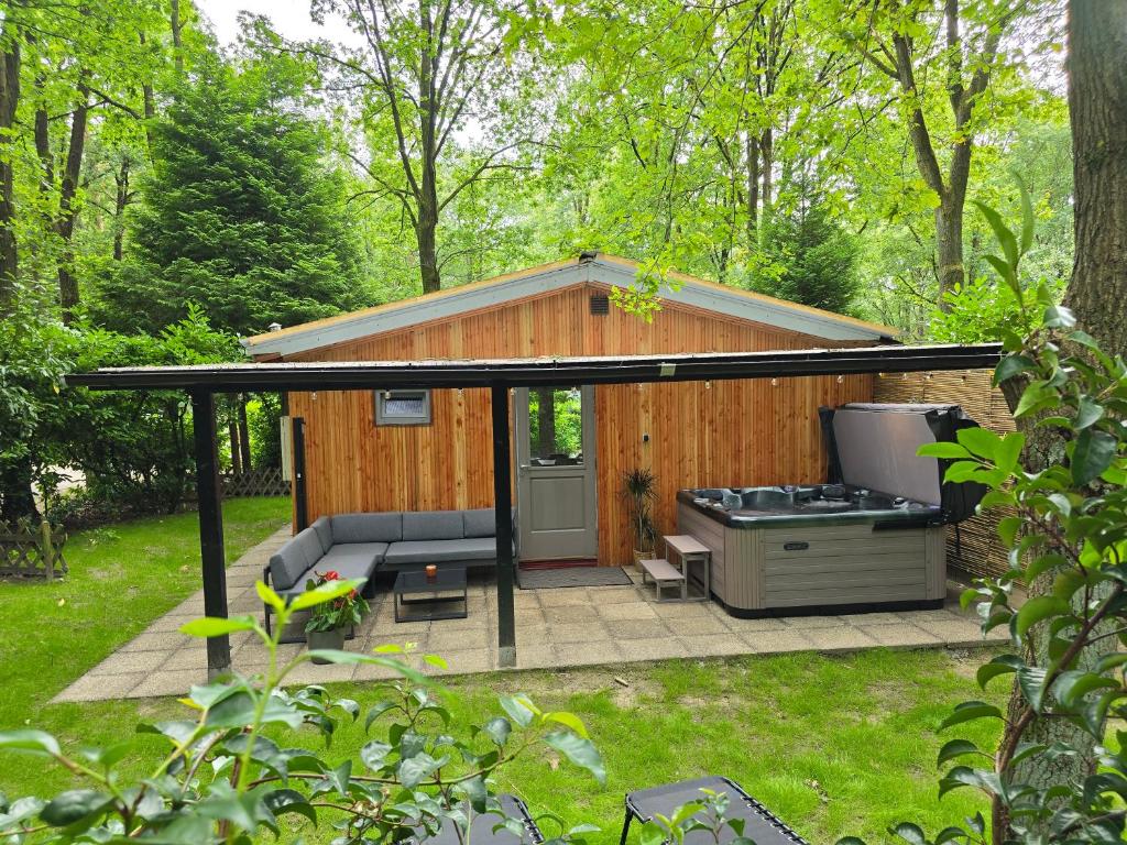 Tiny Lodge met prive Jacuzzi — photo 1