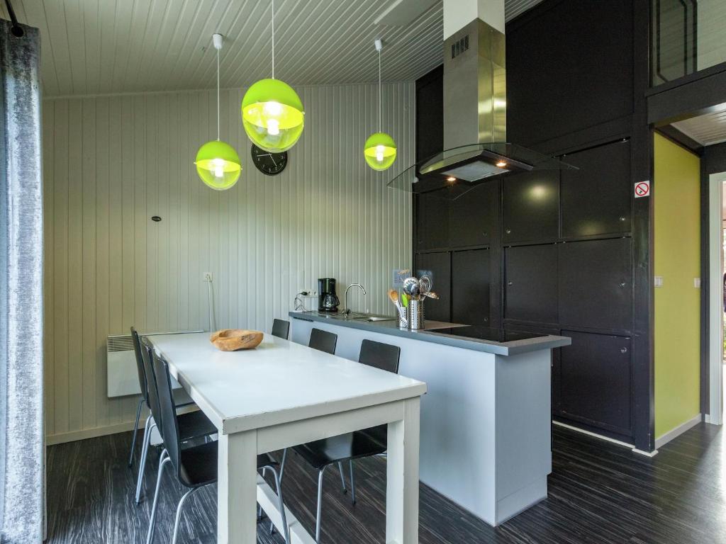 Chalet in Bullingen for 6 Person photo 3