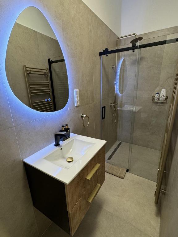 Luxury Suits Royal by Rikas Hotels photo 3