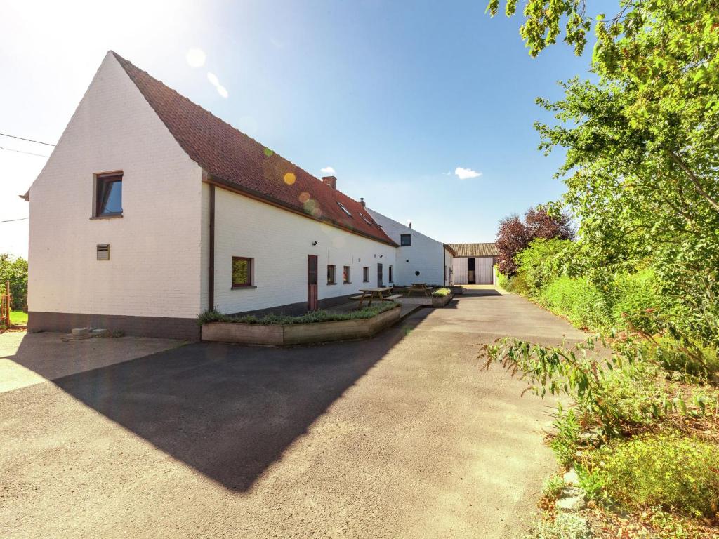 Farmhouse in Vleteren for eight Person photo 2