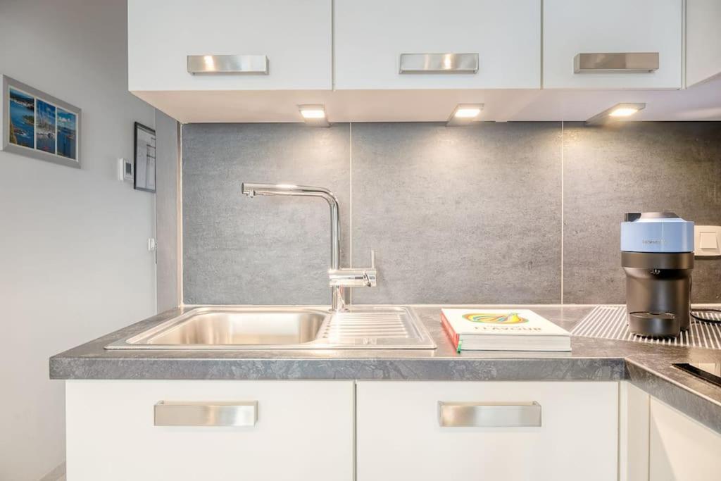 Stunning apartment in Ostend with free Parking photo 3