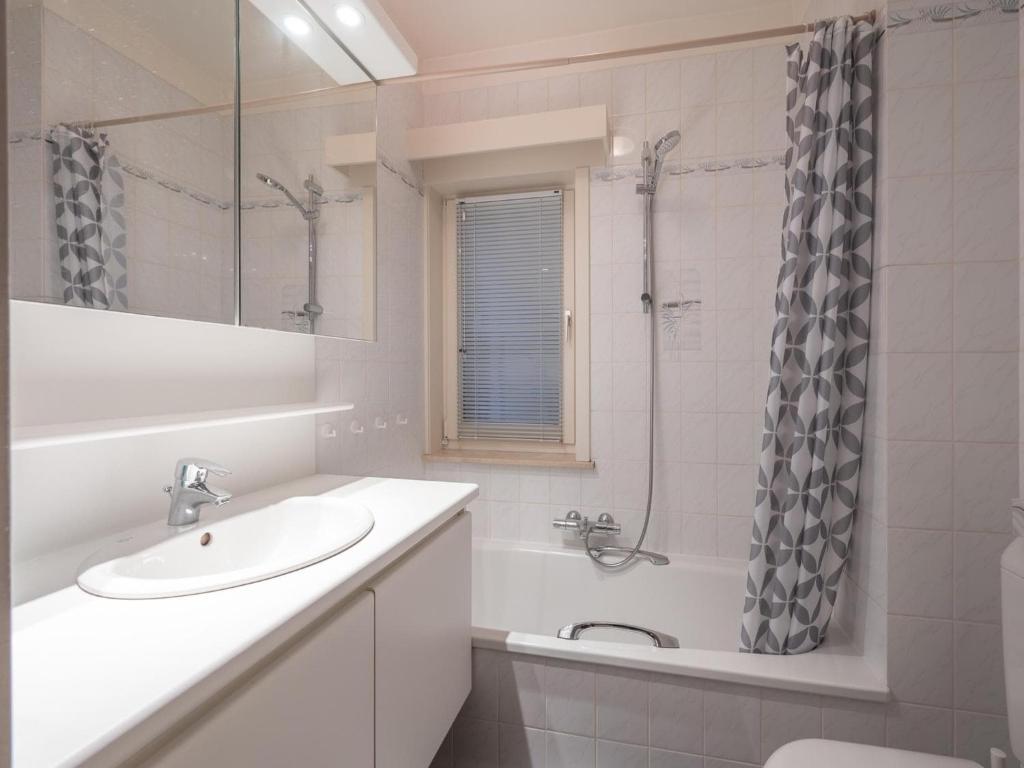 Apartment in Knokke near Duinbergen Beach photo 3