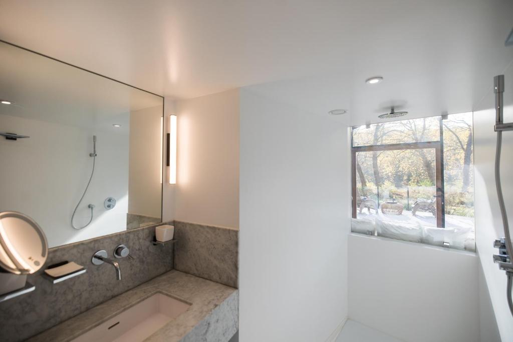 Room8 luxury glamping photo 3