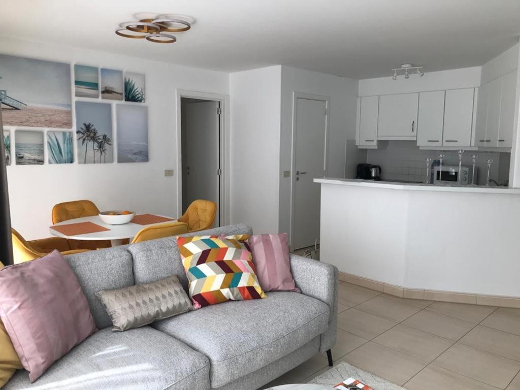 Urbanstay Suites - Beachfront Apartment In Knokke photo 2