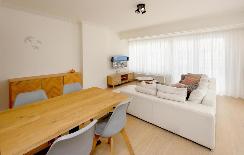 2 Bedroom Amazing Apartment In Oostende photo 3