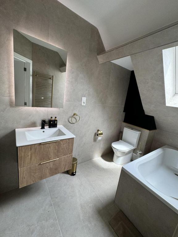 Luxury Suites Royal by Rikas Hotels photo 3