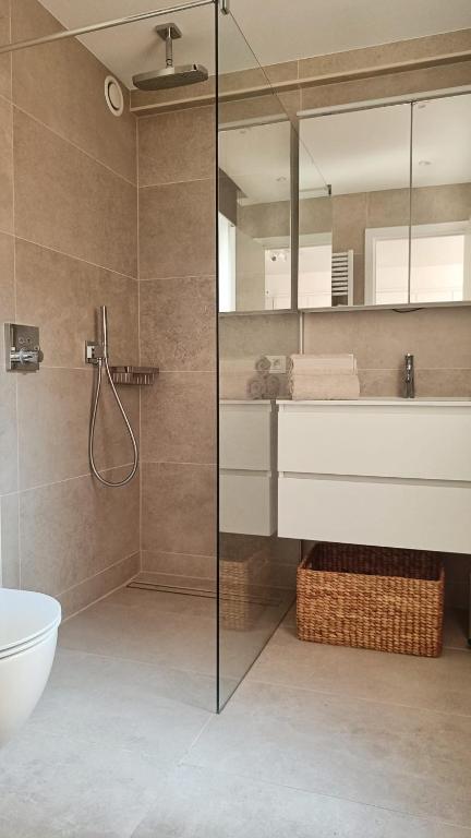 Suite Maritim - Zijdelings zeezicht op 10m van strand en zee photo 3