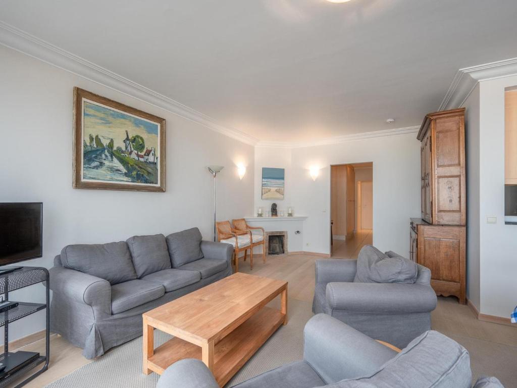 Apartment in Knokke-Heist with Sea Views — photo 1