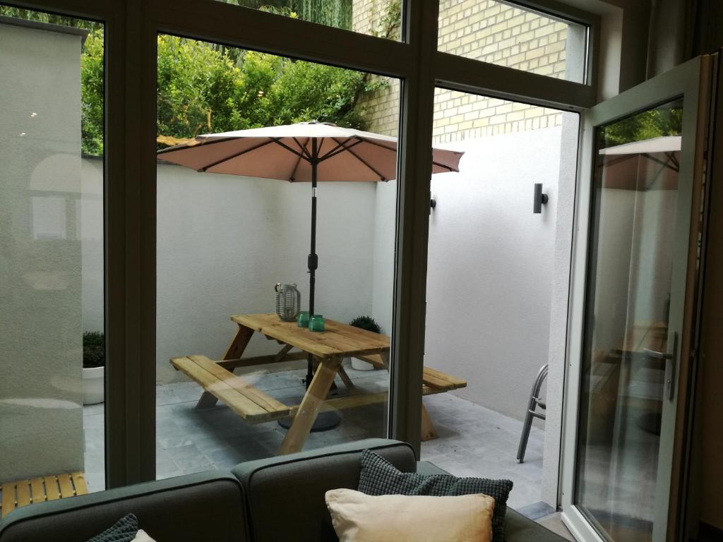 The Front Door N12 photo 3