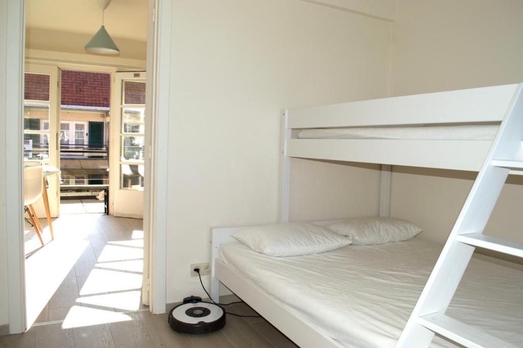 Sunny apartment in residential park - De Haan photo 2