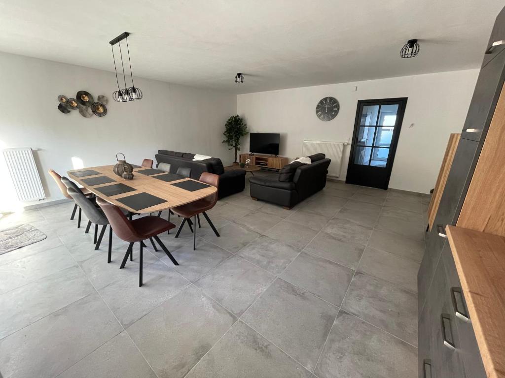 THE 77 work or holiday new home — photo 1
