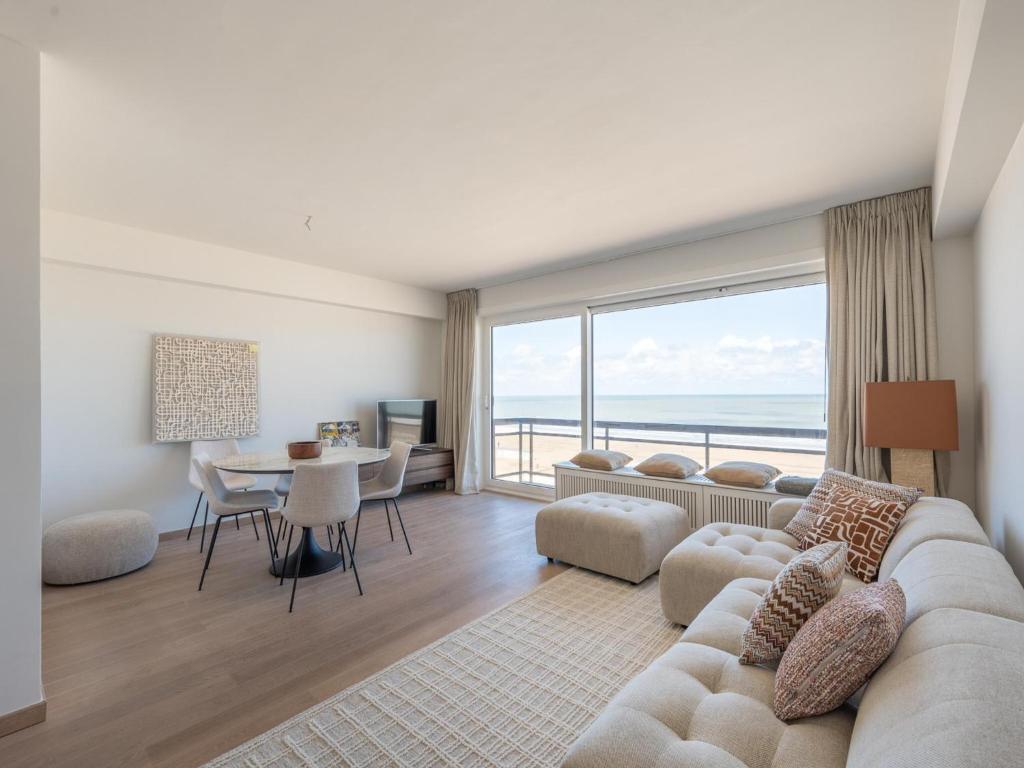 Stylish Zeedijk Sea Escape — photo 1