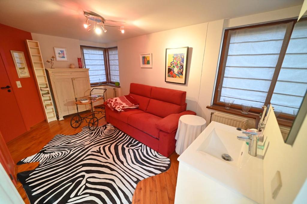 Symon Lodge photo 3