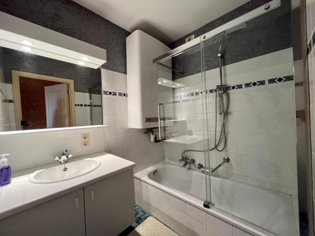 Cozy one-bedroom apartment with sea view and pool T50 photo 3