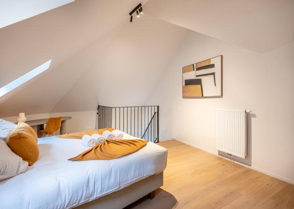 Stylish Duplex Studio with Premium Materials in Ghent City Center photo 2