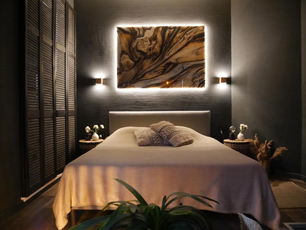 SLEEP INN - Mastersuite Black and Gold — photo 1