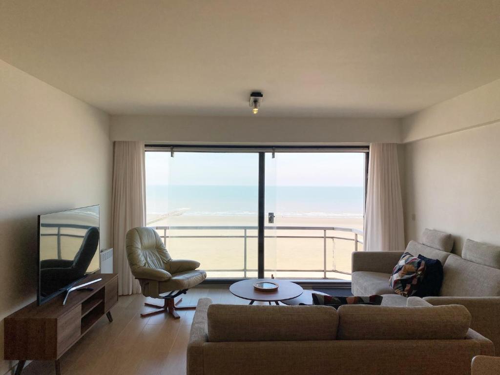 Apartment in Nieuwpoort with Stunning Sea Views — photo 1