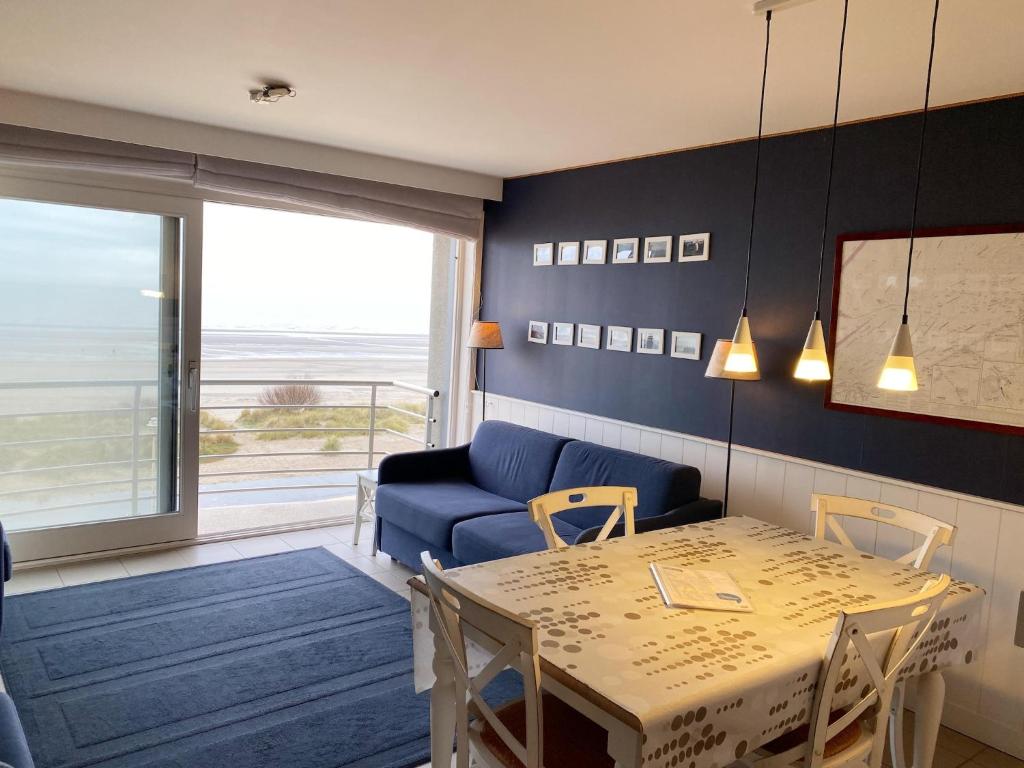 Apartment in Nieuwpoort with Ocean Views — photo 1