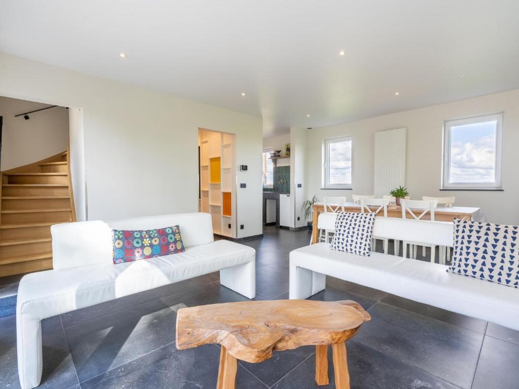 Spacious Holiday Home with Pond — photo 1