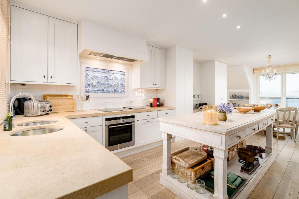 Huswell - Stunning penthouse with amazing view and parking photo 2