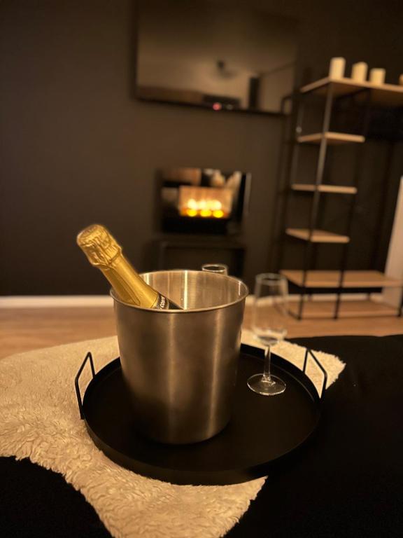Suite Marie - Jacuzzi privé & sauna photo 2