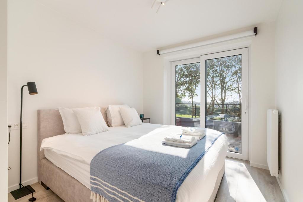 The Waves-Luxurious 3bedroom app w big terrace & garage photo 2