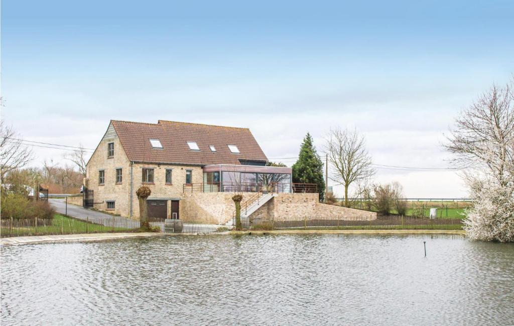 Six-Bedroom Holiday Home In Lo-Reninge — photo 1