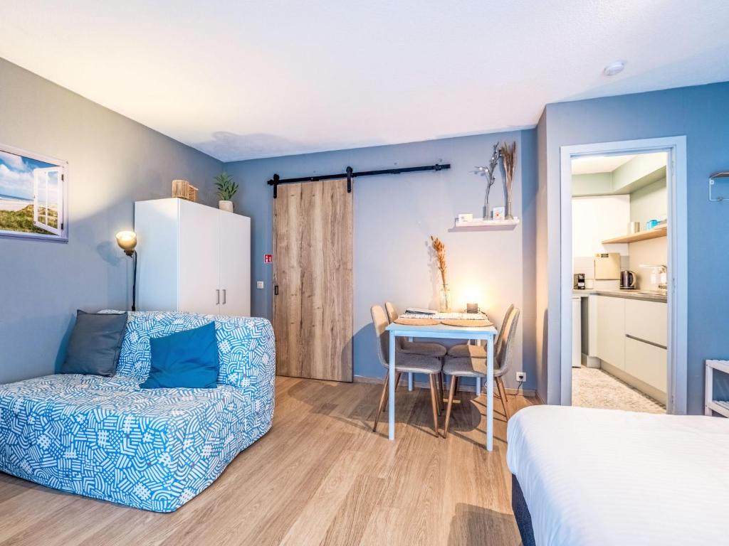 Studio Blue Sand I with lateral sea view by Interhome photo 3