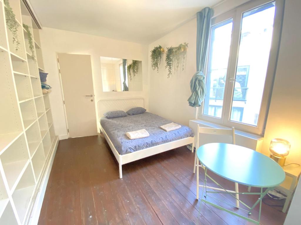 Charming National Street Room in the Heart of Antwerp photo 2