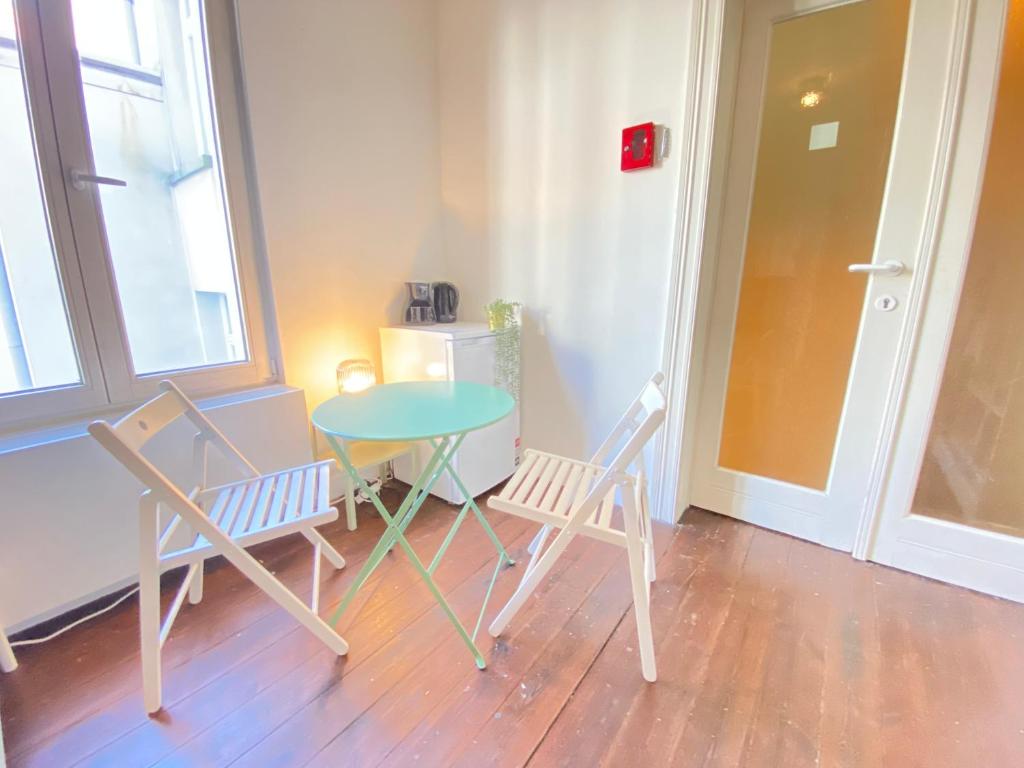 Charming National Street Room in the Heart of Antwerp photo 3