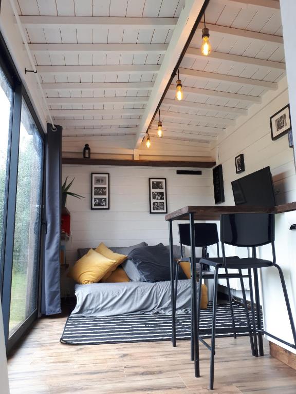 Tiny house photo 2