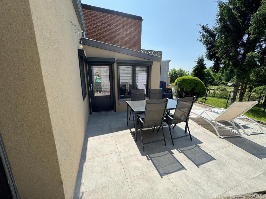 Studio Terrasse Comfort By Titou - Jumet — photo 1