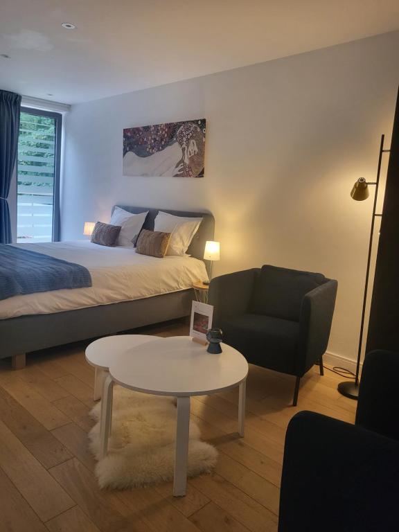 Table et chambre particulière photo 2
