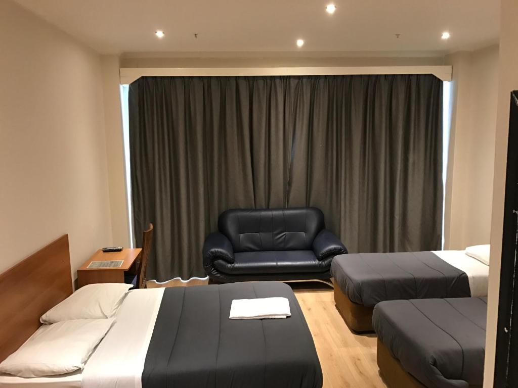 Royal Hotel photo 2