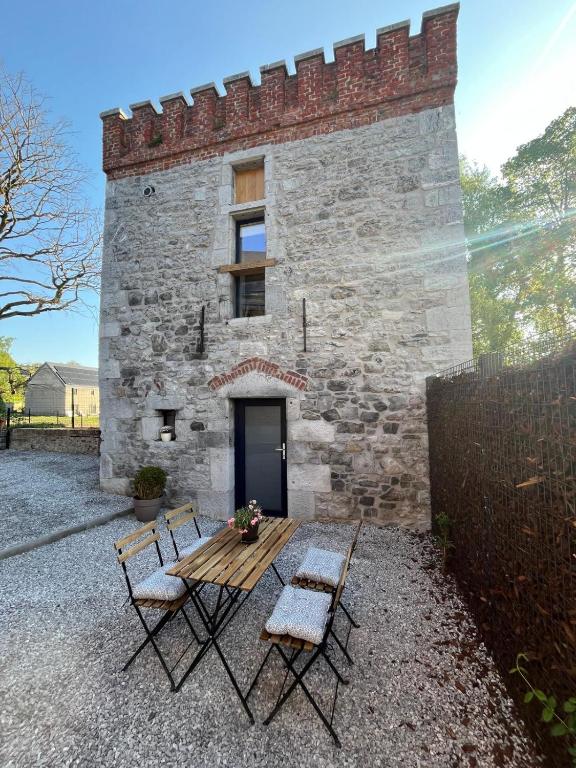 Tour de château à Barbençon — photo 1