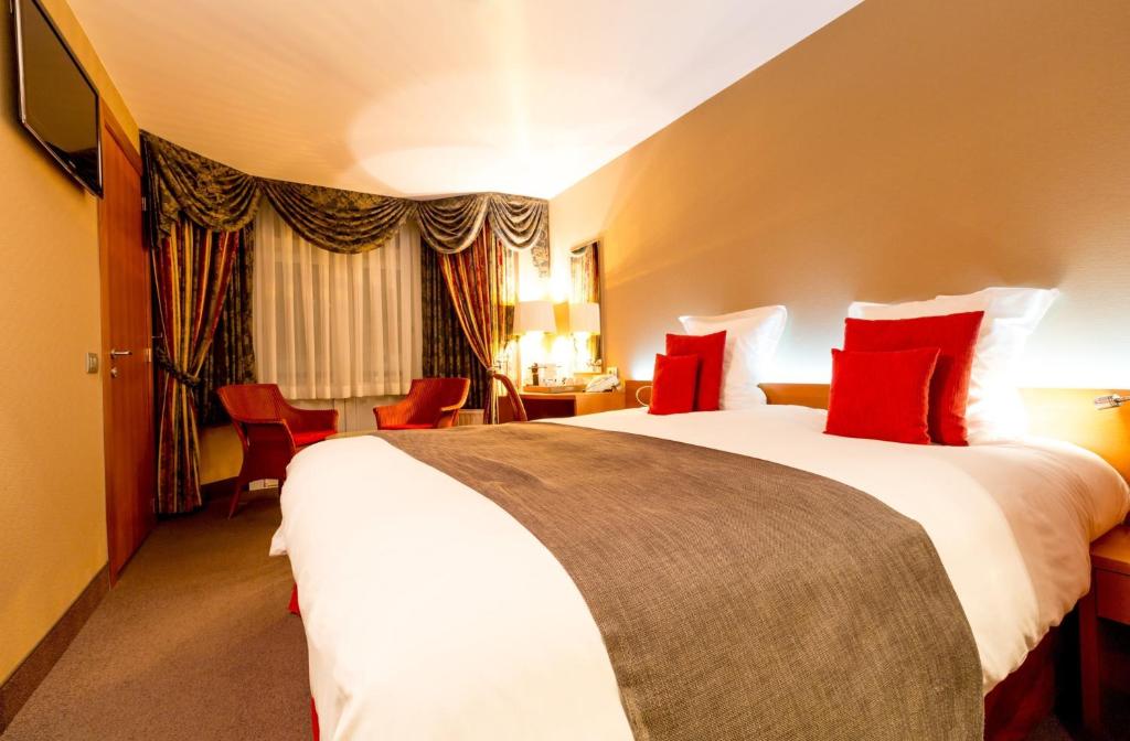 Hotel Royal photo 2