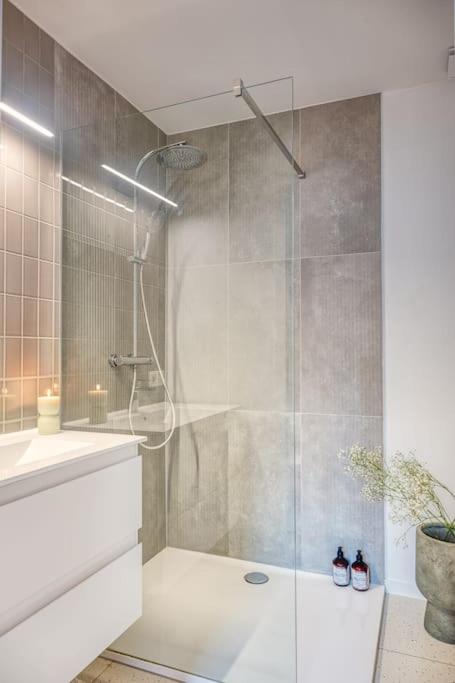 Smart and cosy 4P Apt in Antwerp with balcony photo 3