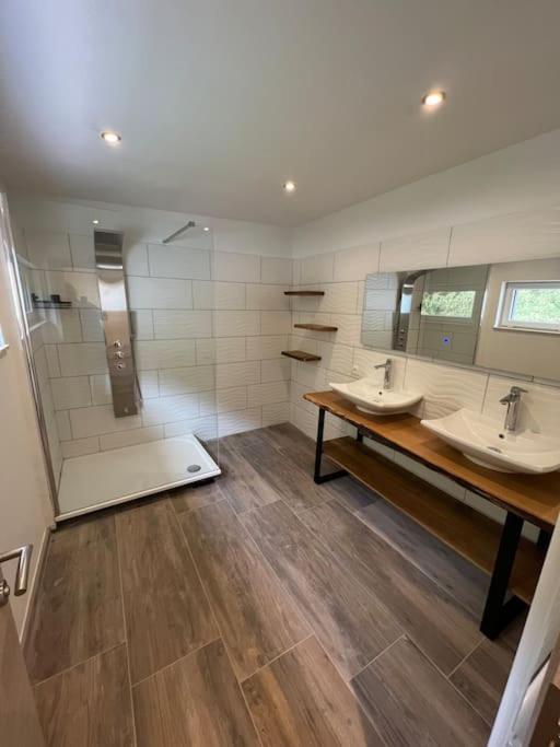 Maison bord de rivière calme jaccuzi photo 3