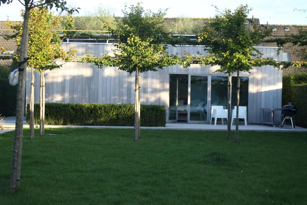 Gardenhouse 'The Block' - Ostend - private garden - IR cabine - AC — photo 1