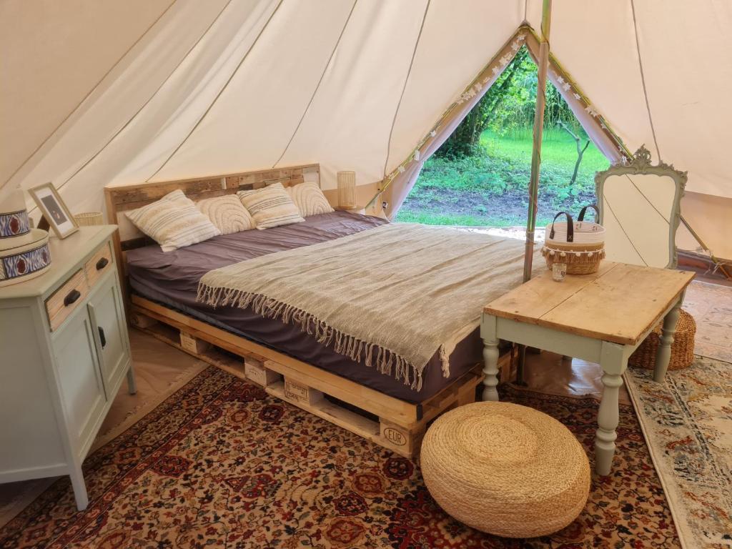 Tente glamping "bluebird" à la Ferme de la Chevêche photo 2