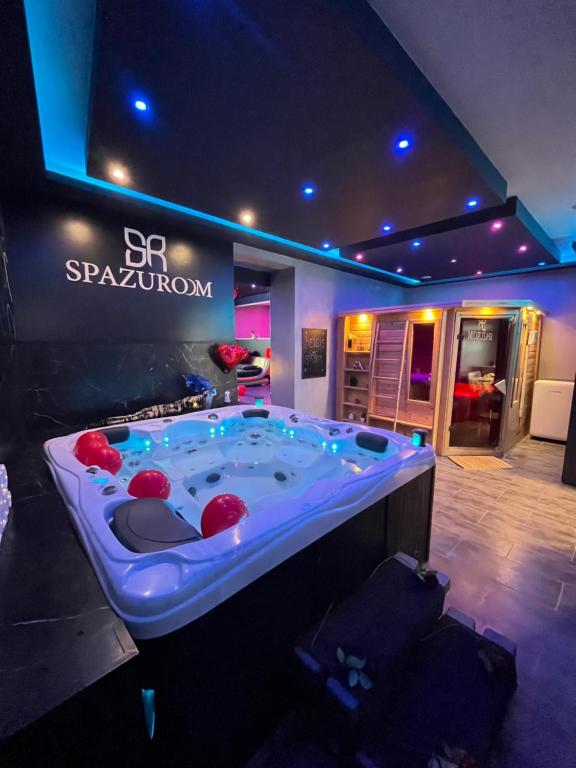 Spazuroom Luxury Suite photo 3