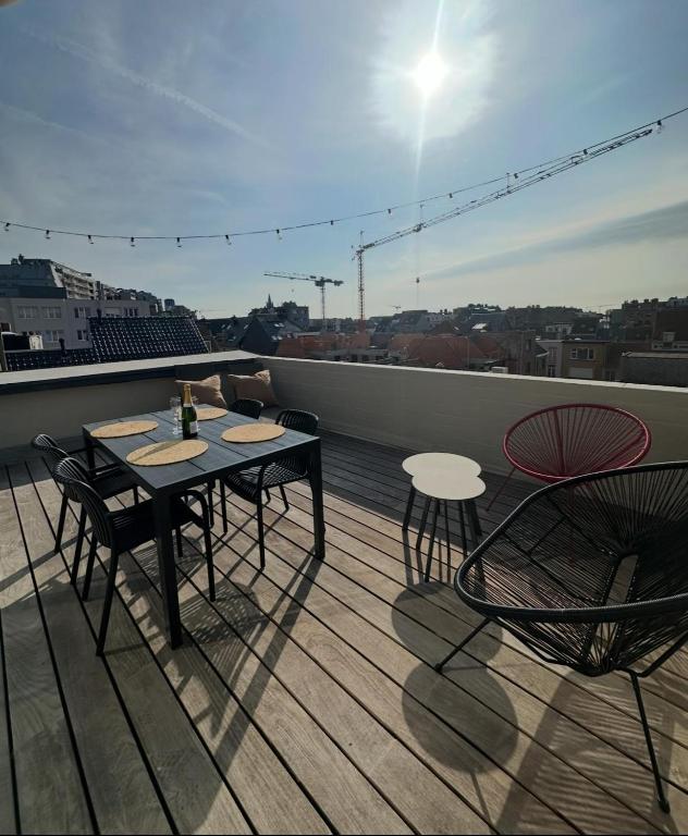 Charming Penthouse - Sunny - Terrace - Close to Sea and Restaurants — photo 1
