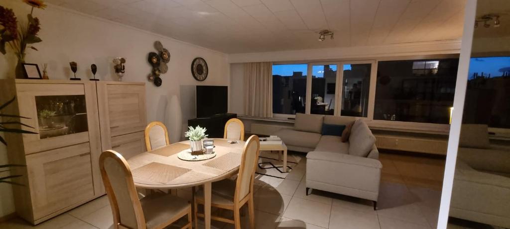 SUPERB APPARTEMENT WITH 3 BED ROOMS IN ANTWERPEN photo 3