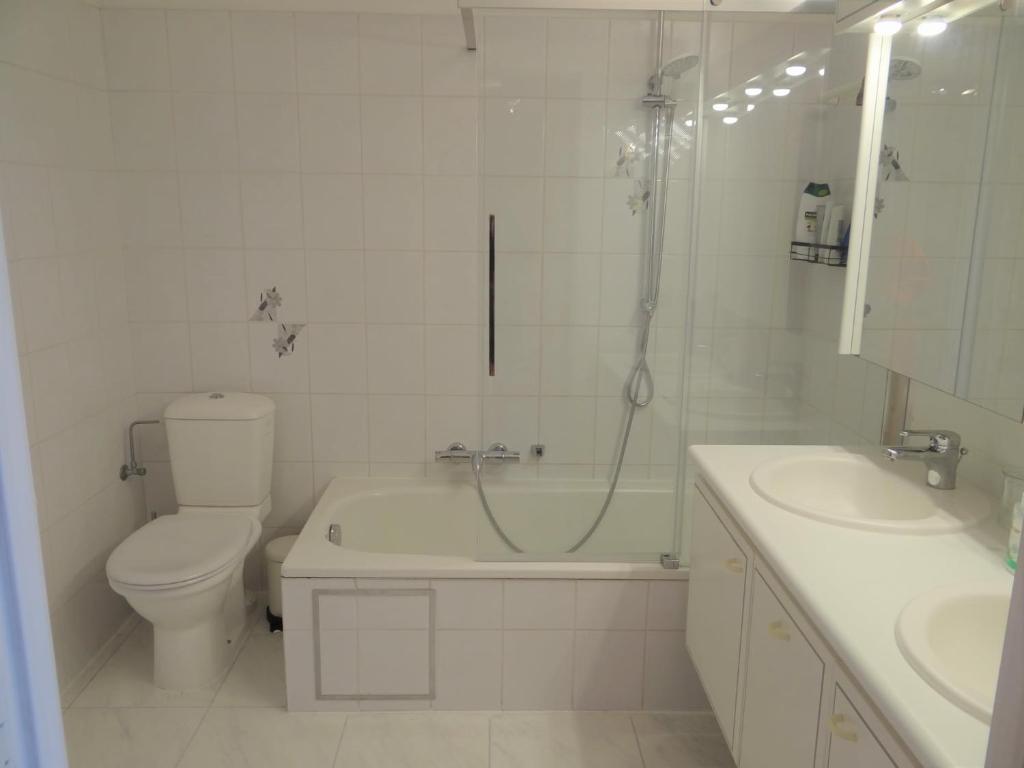Sea View Family Apartment photo 3