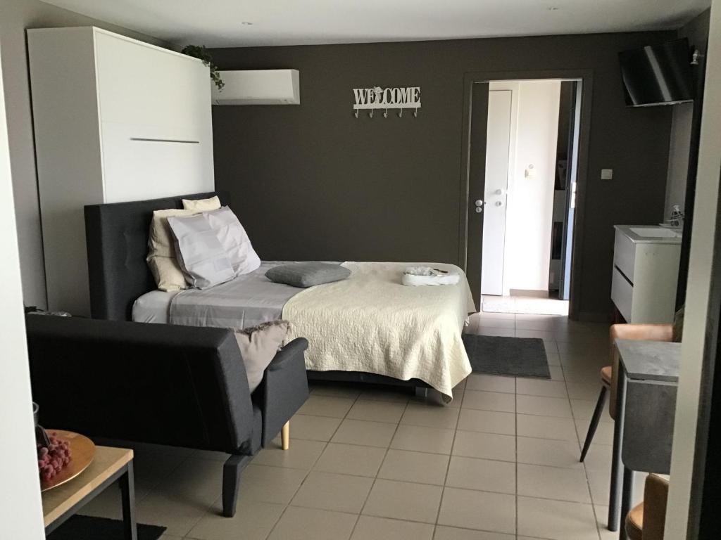 Studio Gardenroom Guesthouse De Steenberg met wellness & tuinzicht — photo 1