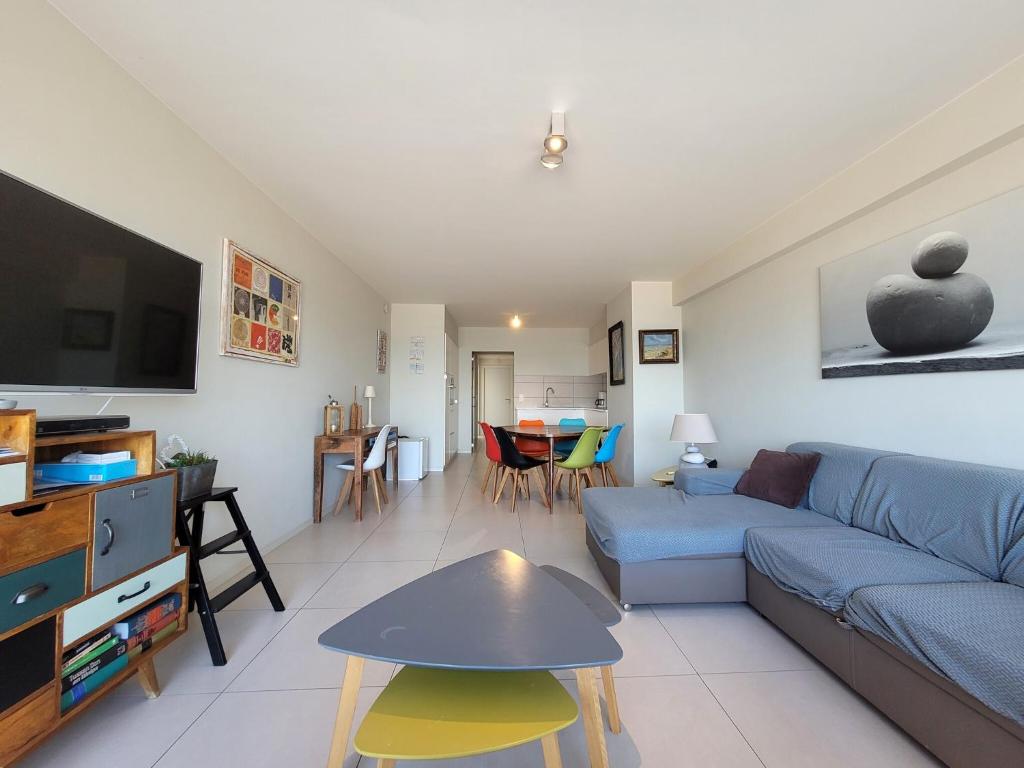 Apartment in Nieuwpoort with Stunning Sea Views — photo 1