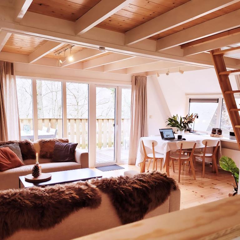 A Wood Lodge - zwembad - relax - natuur — photo 1