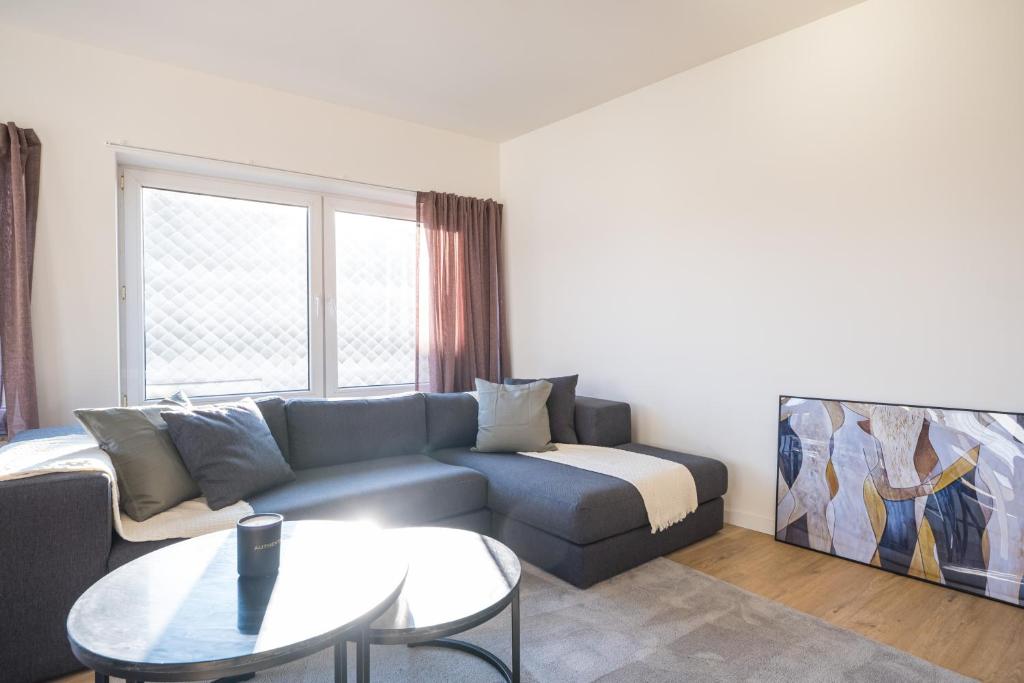 Bright Cosy Corner & free parking photo 2